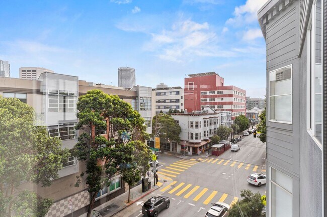 Building Photo - Lovely 2 Bed, 1.5 Bi-Level Hayes Valley Co...