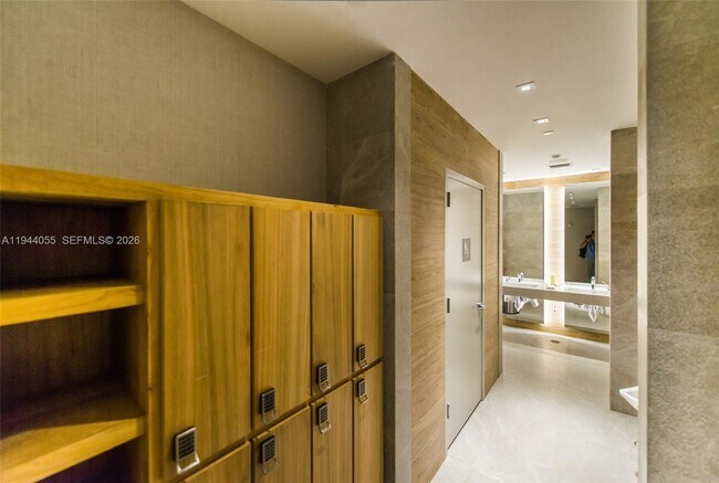 Building Photo - 1010 Brickell Ave