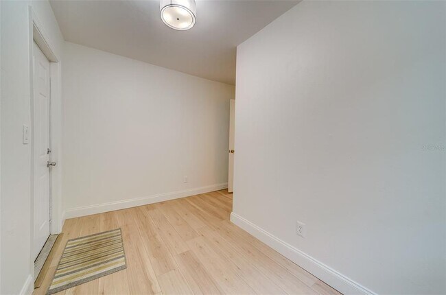 Building Photo - 11424 79th Ave