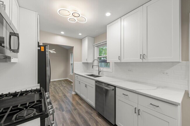 Building Photo - 1057 Bothwell Cir