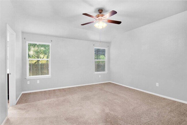 Building Photo - 704 Red Tails Dr