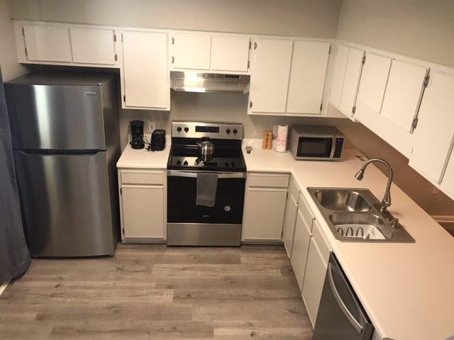 Kitchen - 614 3rd Ave S