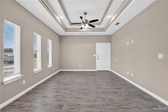 Building Photo - 15 Valle Vista St