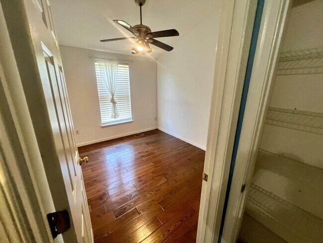 Building Photo - 16851 Toms River Loop