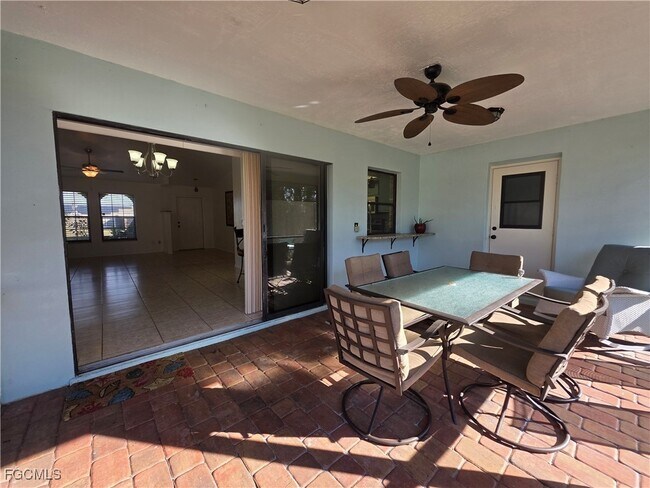 Building Photo - 424 SW 37th Ln