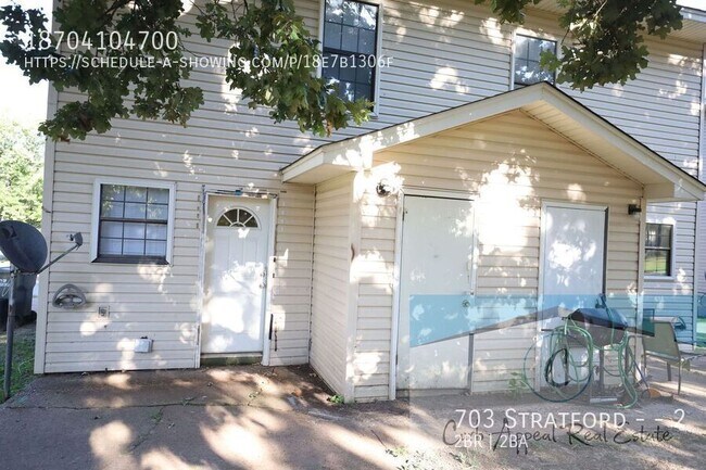 Building Photo - 703 Stratford Dr