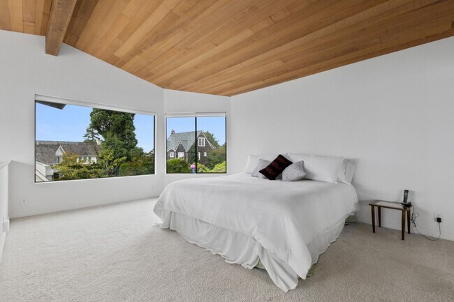 Building Photo - 4Bd/3Ba Seattle House