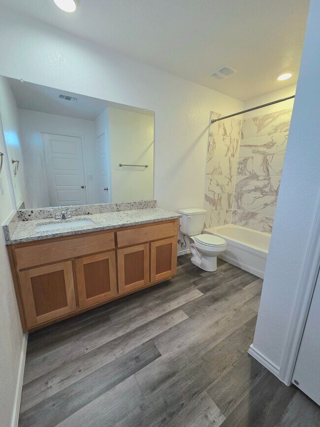 Building Photo - AVAILABLE SOON! *MORE PHOTOS COMING SOON* (SECTION 8 ACCEPTED)