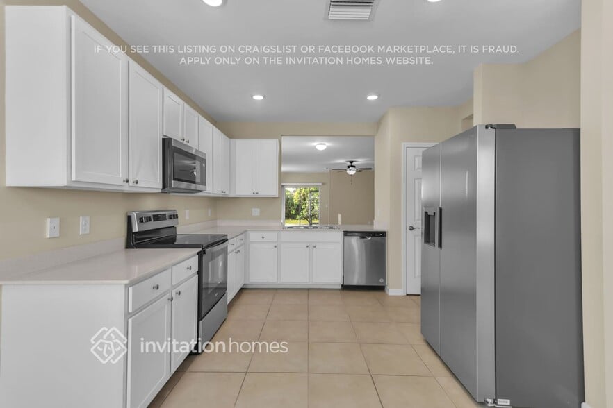 Building Photo - 3310 Acapulco Cir