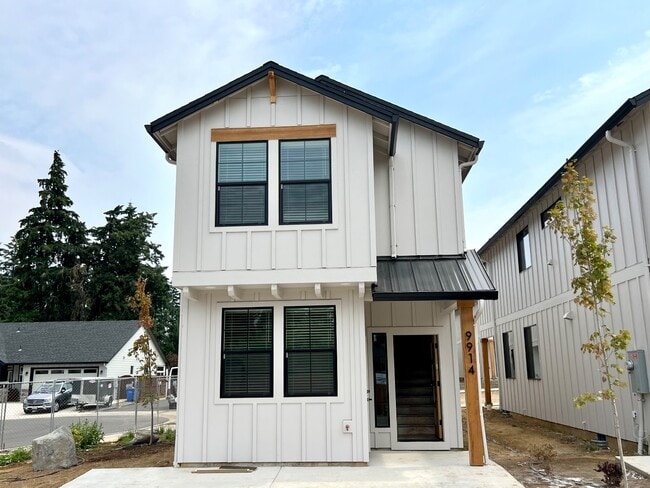 Primary Photo - 9905 NE 46th Ct