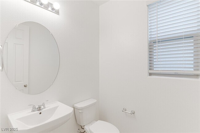 Building Photo - 10106 W Meranto Ave