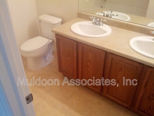 Building Photo - 2273 Falkirk Dr