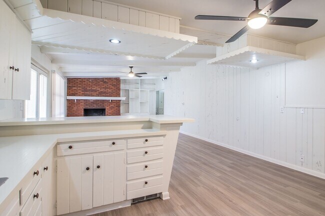 Building Photo - 2510 56th St