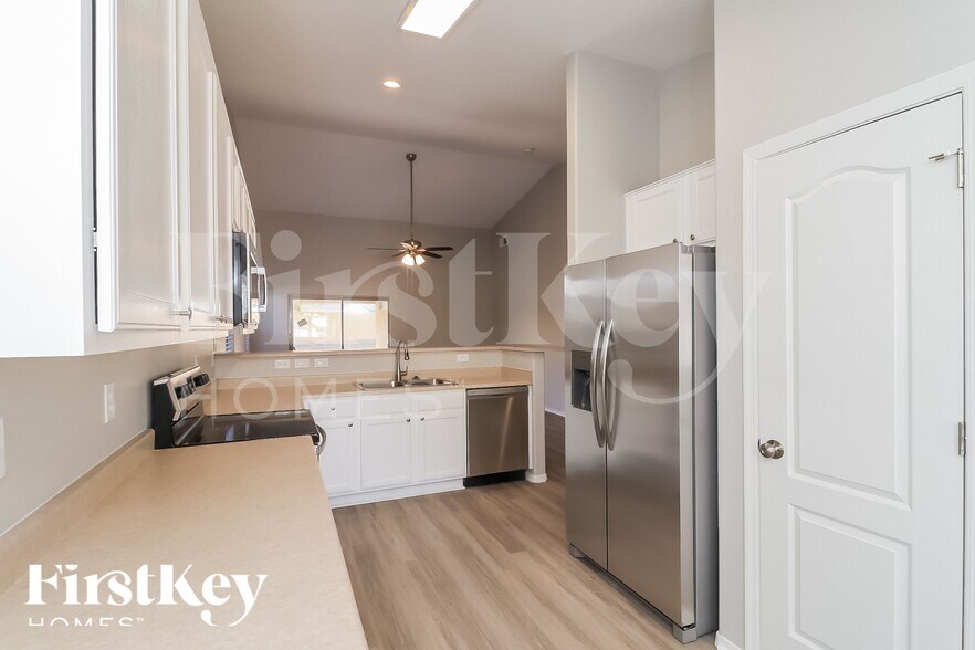 Building Photo - 7209 S 45th Ave