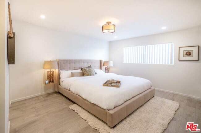 Building Photo - 11235 Richland Ave