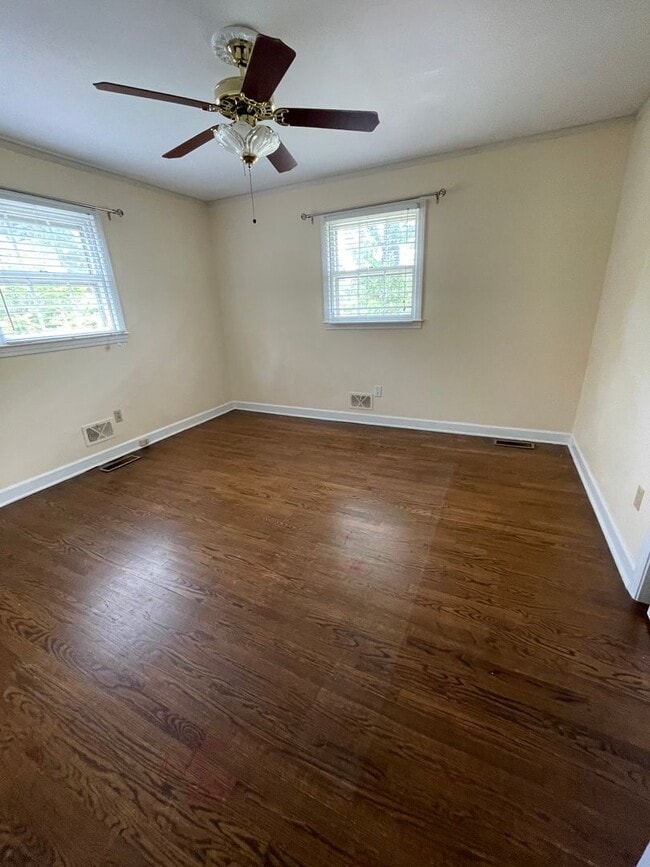 Building Photo - 5 Ramblewood Ln