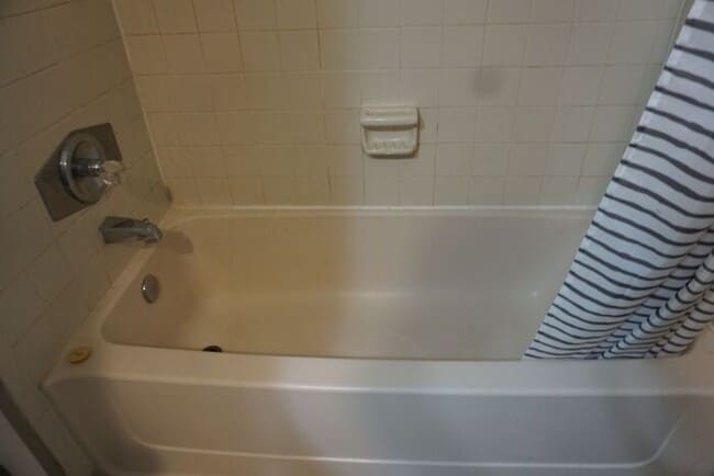 Building Photo - 2 Bedroom Townhome near NAS