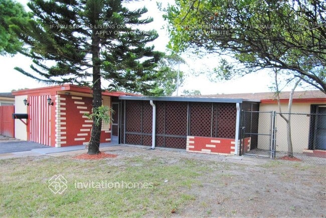 Building Photo - 3661 SW 3rd St