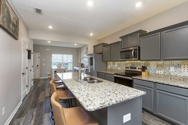 Building Photo - 774 Bradburn Village Way