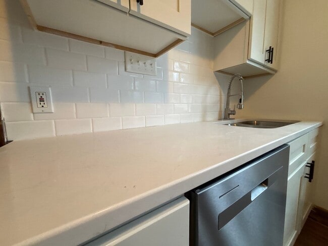 Building Photo - 4568 N 38th St