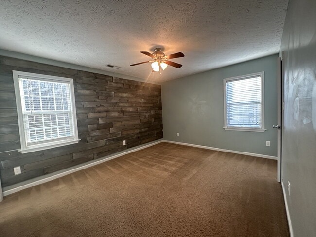 Building Photo - Nice 3 Bedroom, 2 Bath Home in Richlands-303 Rolling Meadow Ct.