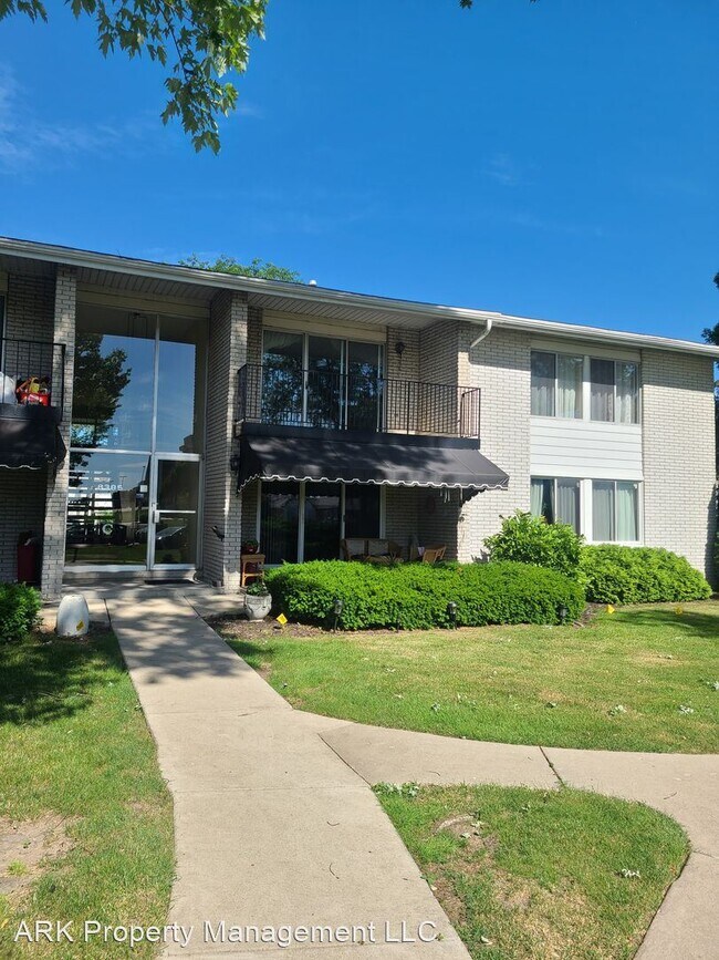 Primary Photo - 2 br, 2 bath House - 8385 Kennedy Circle #6