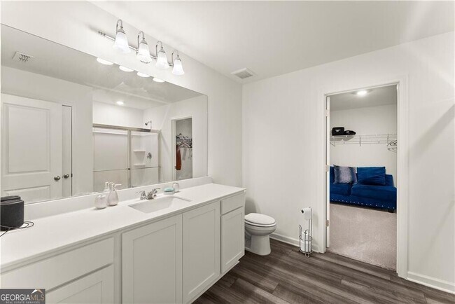 Building Photo - 157 Colbury St