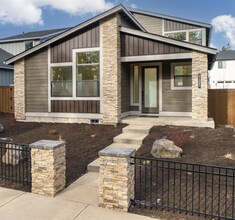 Building Photo - 62685 McClain Dr