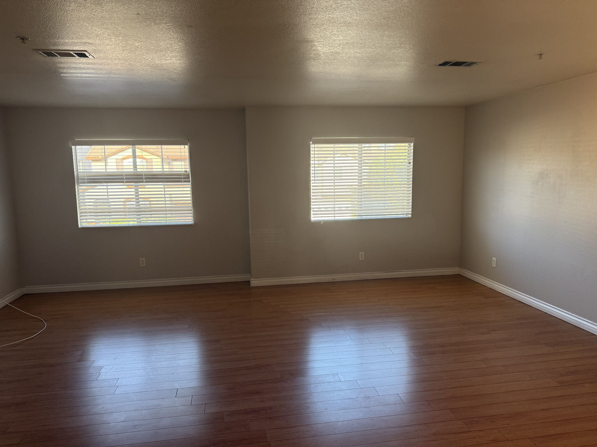 Building Photo - 5752 Tamarisk Way