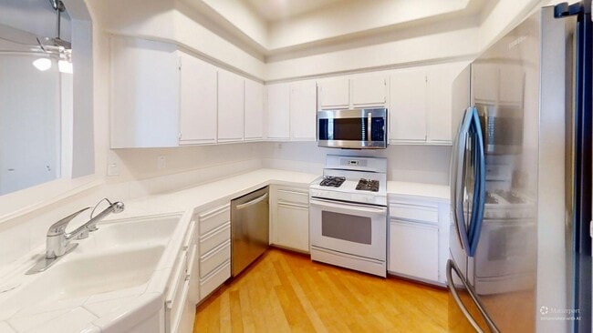 Building Photo - *Coming Soon* Adorable 2bd/2 bath in Anahe...
