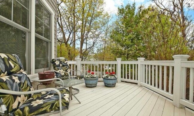 Building Photo - 2552 Brenton Point Dr