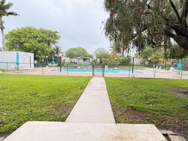 Building Photo - 6503 Winfield Blvd