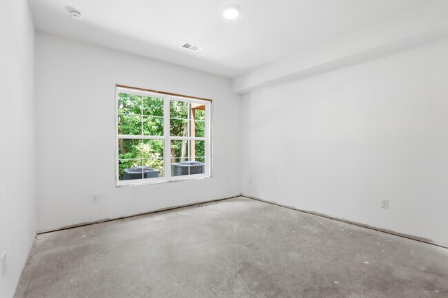 Building Photo - 238 Sugartree Ln