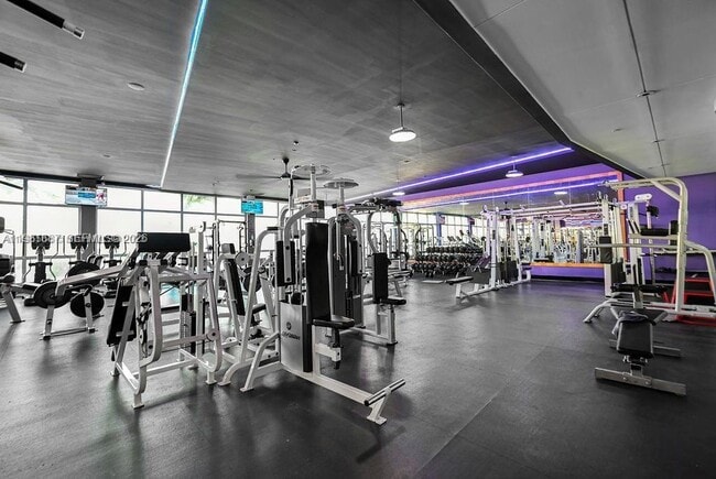 Building Photo - 1000 West Ave