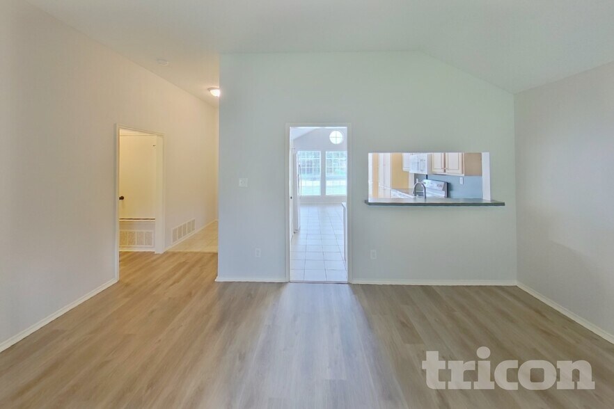 Building Photo - 757 Dema Ln