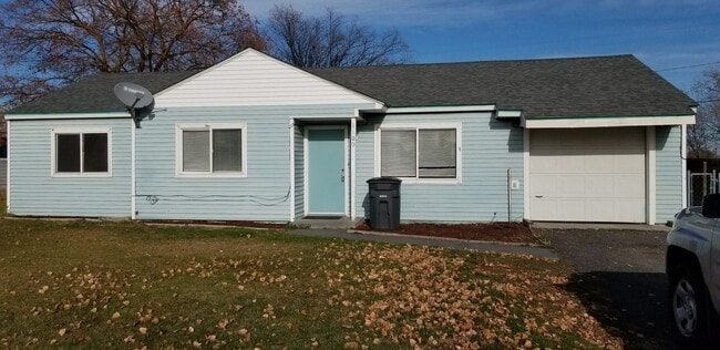 Primary Photo - 1/2 OFF OCTOBER RENT