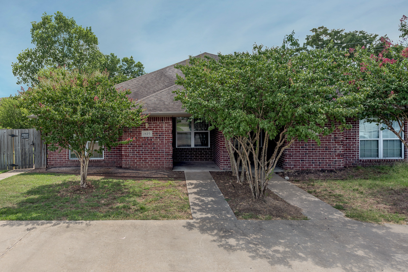 Building Photo - 1425 Western Oaks Ct