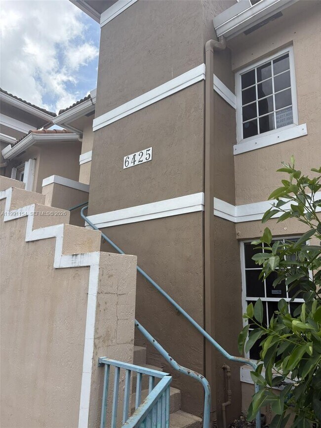 Building Photo - 6425 SW 130th Pl