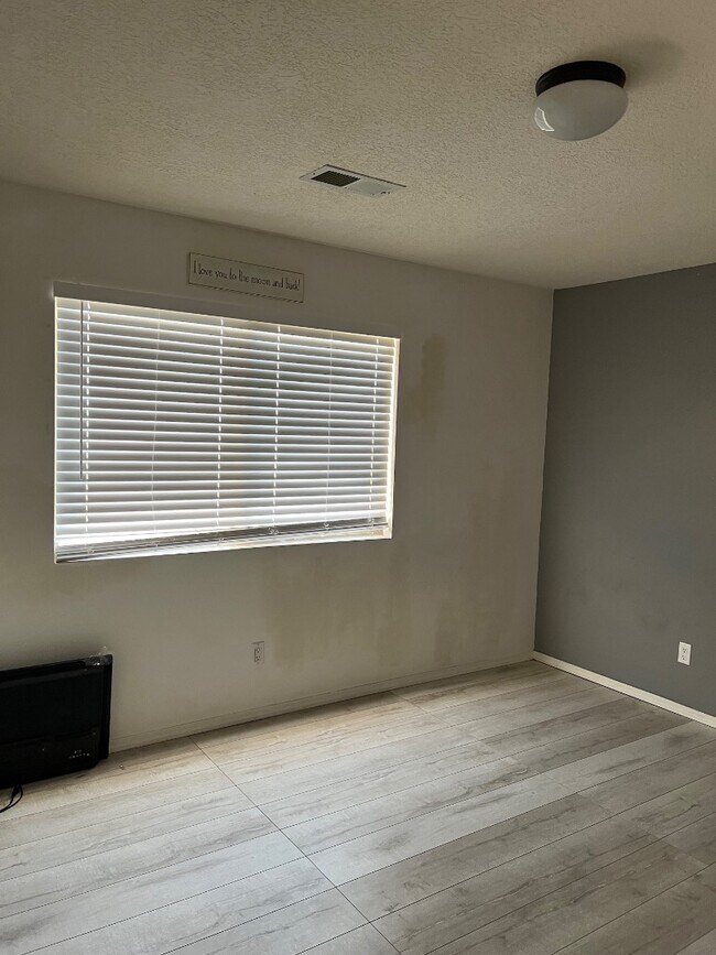 Building Photo - 9219 Colima Ave NW