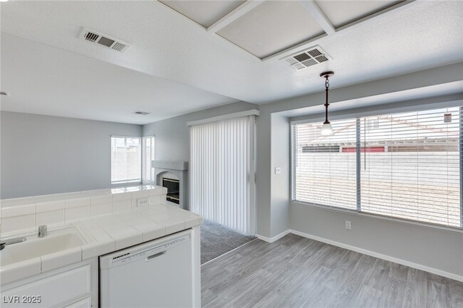 Building Photo - 323 Cavalla St