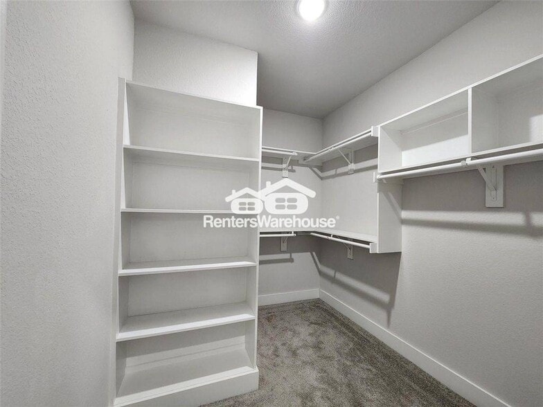 Building Photo - 9710 Tuffly St