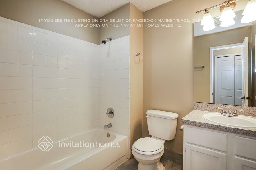 Building Photo - 1370 Pawnee St