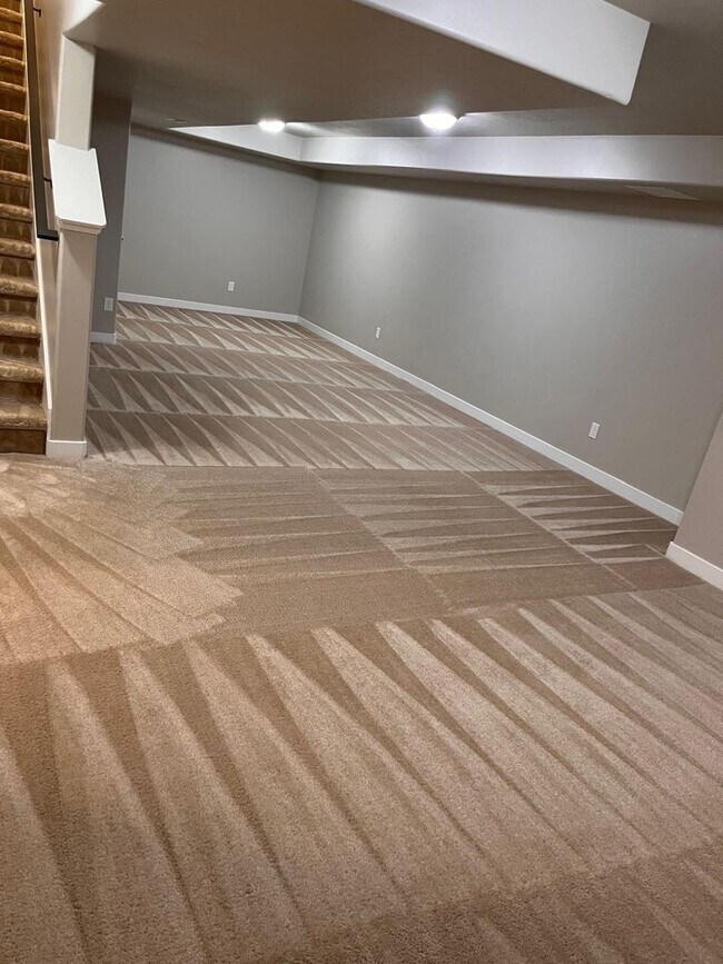 Building Photo - Beautiful Daybreak home for rent!