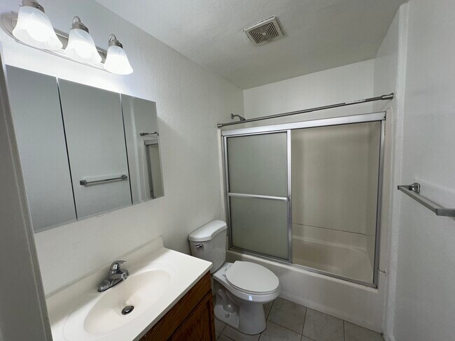 Building Photo - 14223 Calvert St