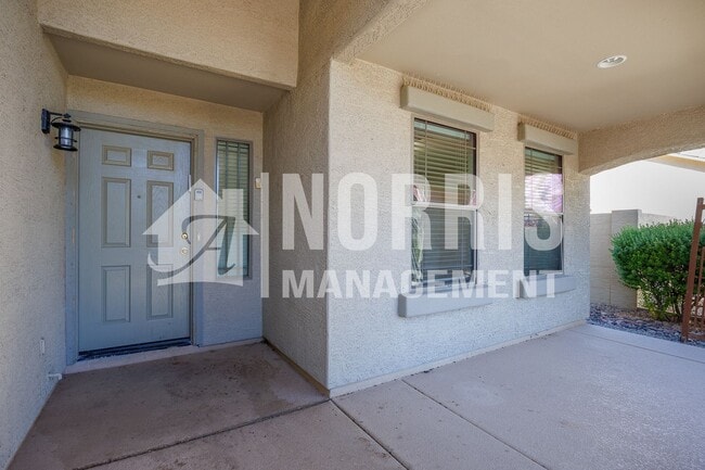 Building Photo - 1553 E Alba Dr