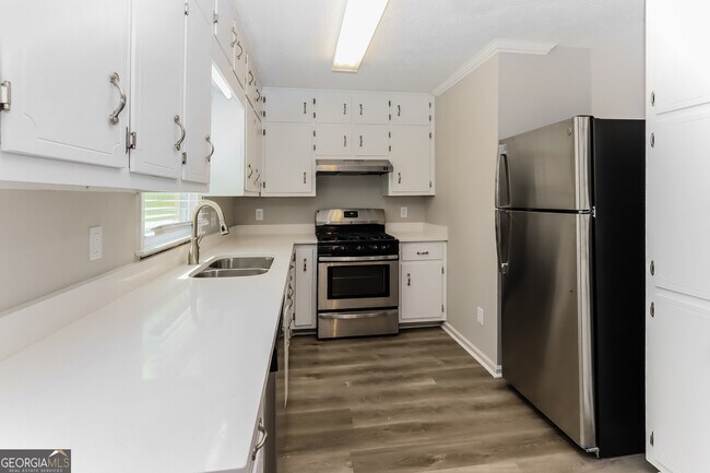 Building Photo - 1616 Quail Run SW