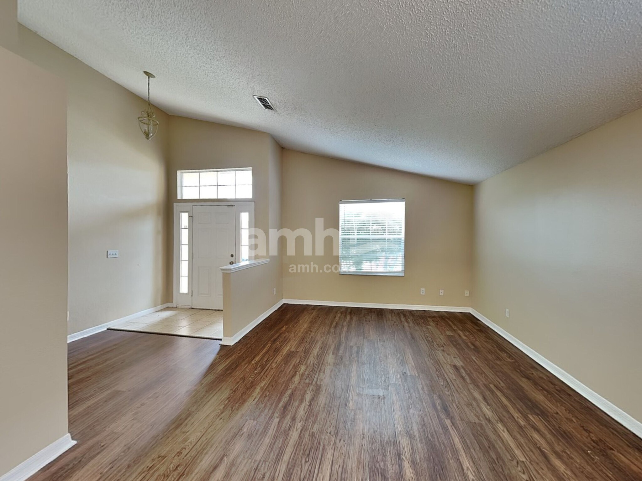 Building Photo - 1110 Bluegrass Dr