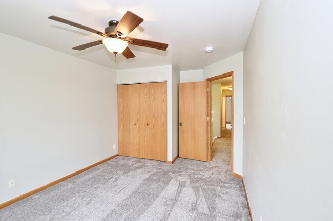 Building Photo - 1807 S Wentworth Cir