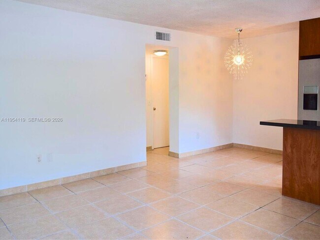 Building Photo - 1801 S Treasure Dr