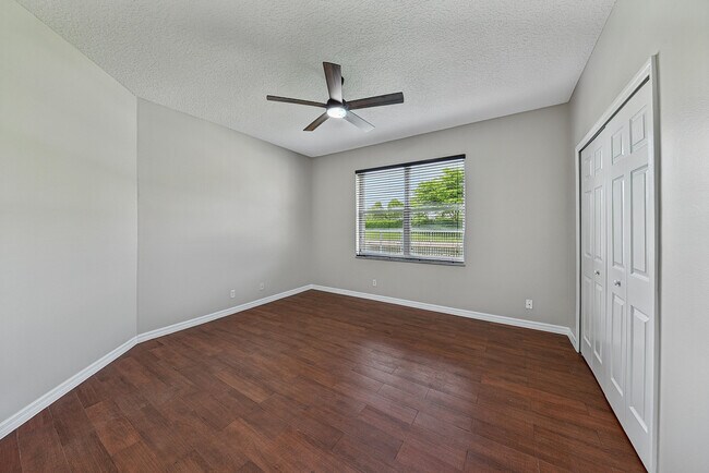 Building Photo - 12325 Cascades Pointe Dr